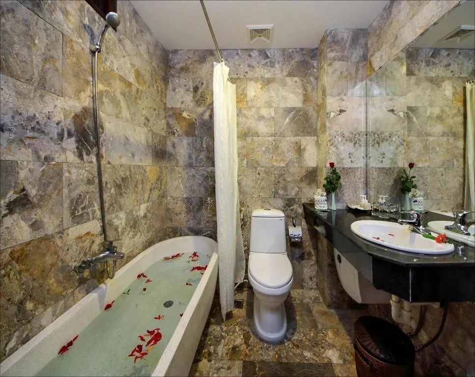 河安灯笼酒店 会安 3*,